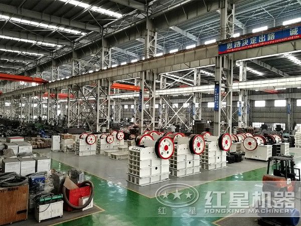 時產50噸，出料0.2-0.3mm的大理石制砂機車間一角