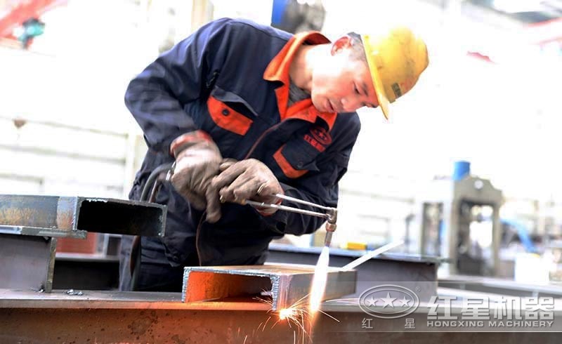 匠心做工，每一道石子移動(dòng)破碎生產(chǎn)線都嚴(yán)謹(jǐn)以待