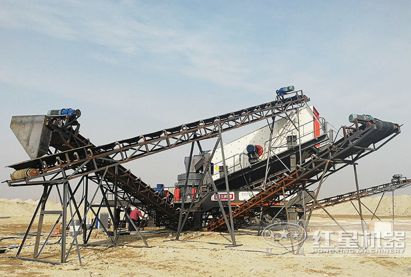 輪胎圓錐移動(dòng)破碎機(jī)現(xiàn)場，單機(jī)作業(yè)，效能高節(jié)能